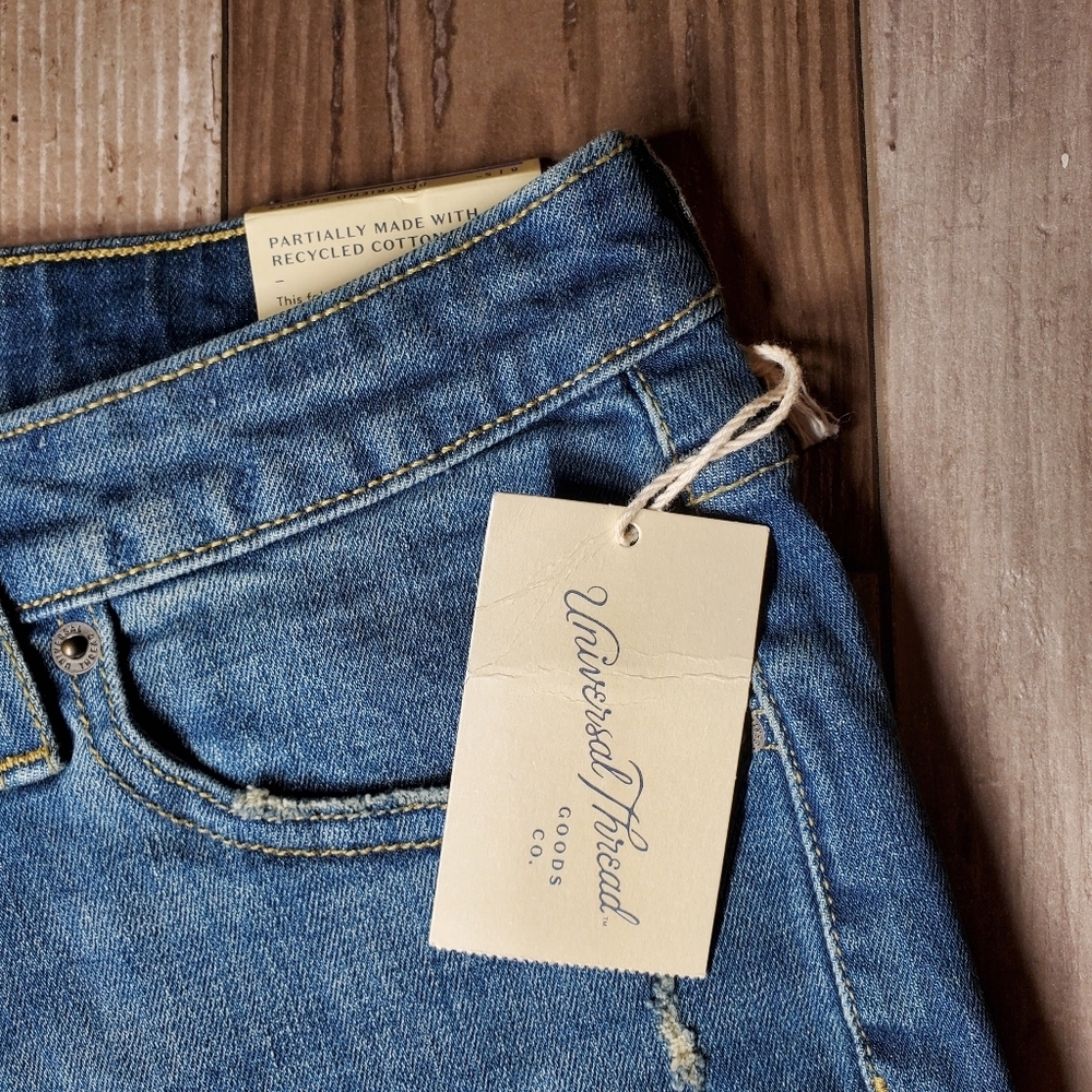 NWT Universal Thread Mid-Rise Boyfriend Shorts 5"… - image 10